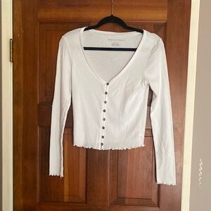 American Eagle Outfitters White Fitted Button Down Shirt